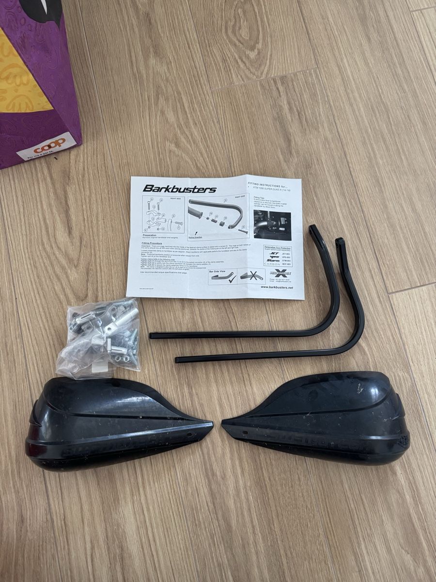 Tutti i ricambio per moto: Barkbusters Handschutz KTM Super Duke R – Usato da Praz (Vully) venduto da Tomtom35