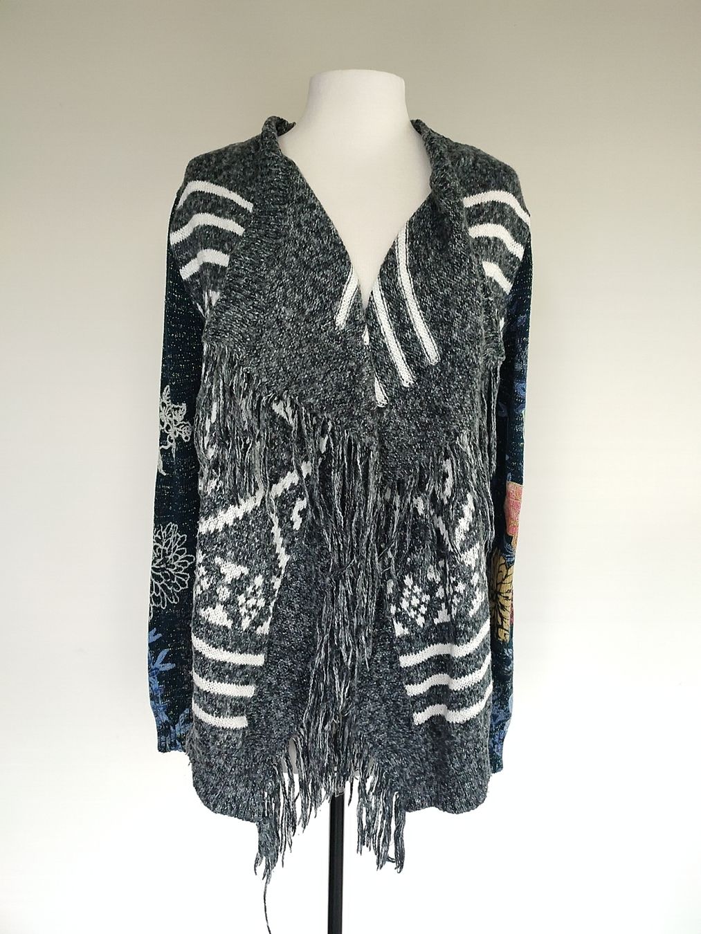 Desigual Giacche: Desigual Cardigan – Nuovo (secondo la descrizione) da Hochdorf venduto da Berry005