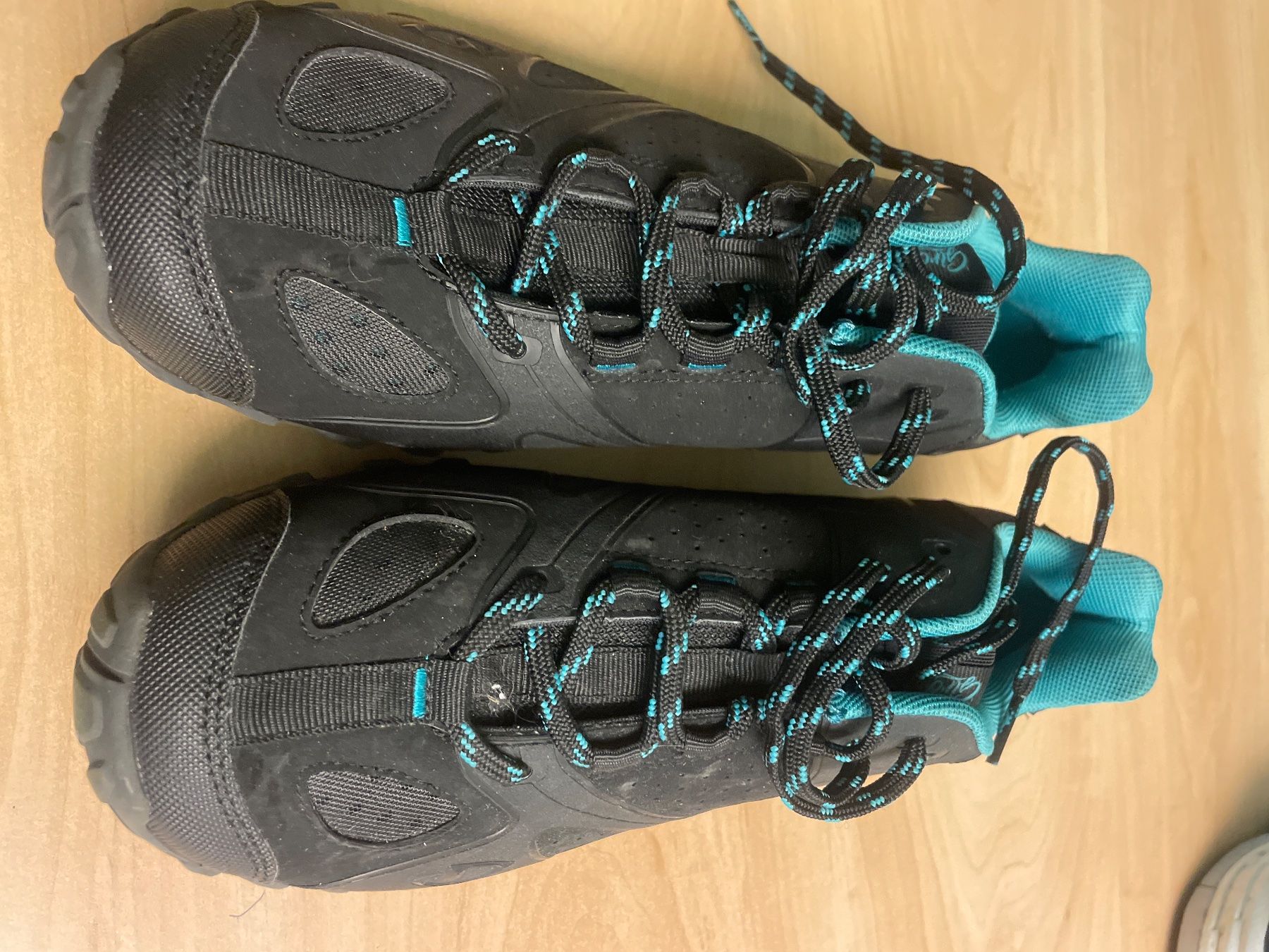 Giro Scarpe da donna: Neue GIRO Veloschuhe Gr.39 – Nuovo (secondo la descrizione) da Obergerlafingen venduto da cabo4 1