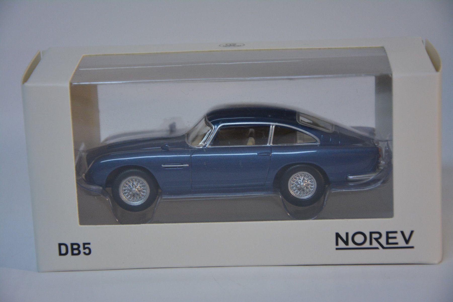 Aston Martin Modellini d'auto: Aston Martin DB5 Coupe 1963 , Norev , 1:43 – Nuovo e nell'imballaggio originale da Goldach venduto da Feivel9
