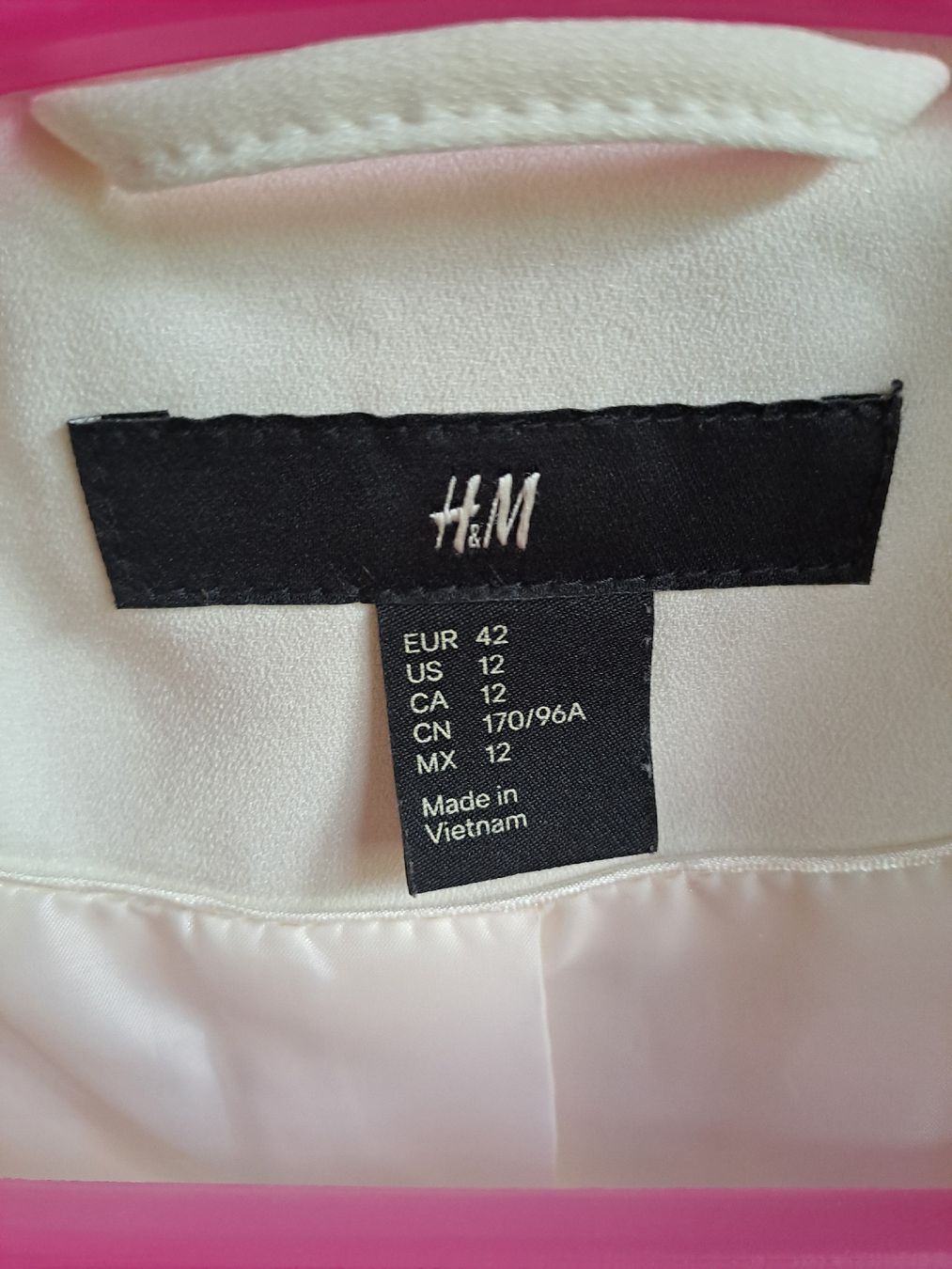 H&M Giacche: Damen Blazer H&M Creme Grösse 42 – Usato da Rickenbach LU venduto da bishiida 1