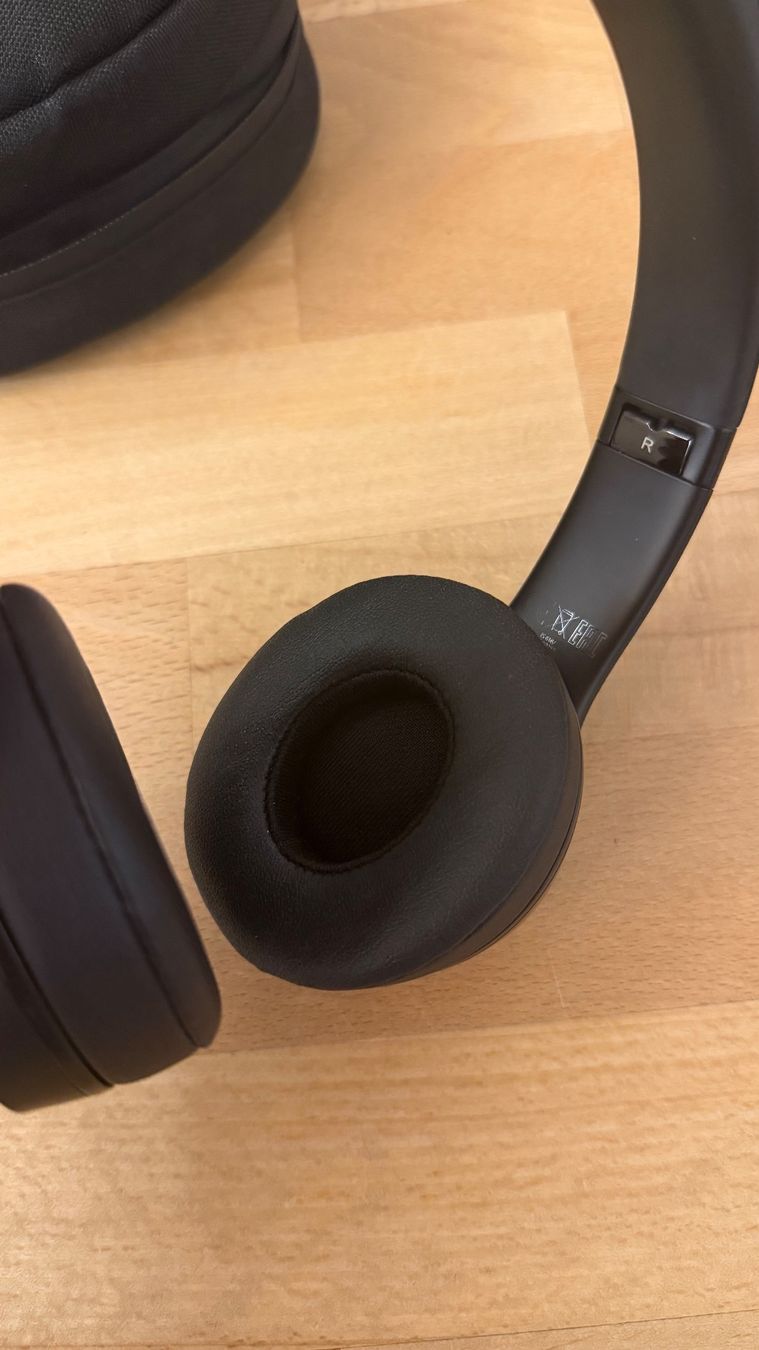 Beats Cuffie: Beats Solo3 Wireless Kopfhörer Schwarz inkl. Case – Usato da Pratval venduto da Janinho_13 1