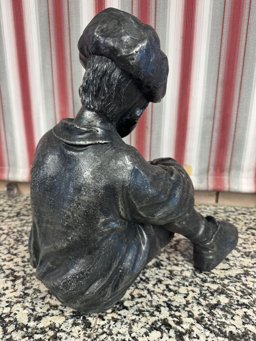 Tutte le decorazioni: Sitzender Knabe.   Tolle Ausstellungs-Figur – Usato da Winterthur venduto da sportdisco2 5