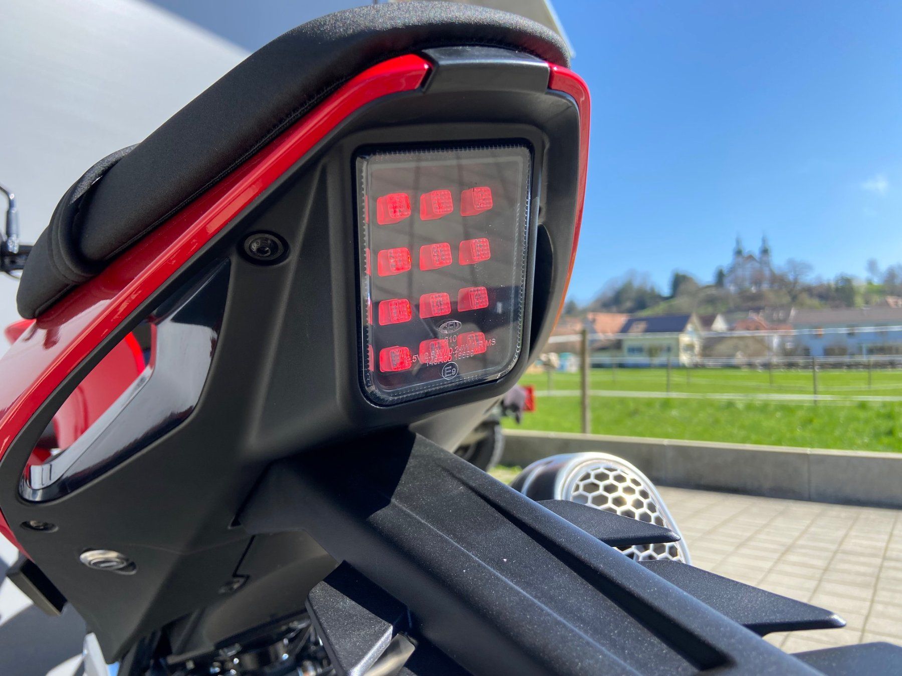 Fantic Strada: FANTIC STEALTH 125 NEU – Nuovo e nell'imballaggio originale da Seewen SO venduto da motoXpertag 8