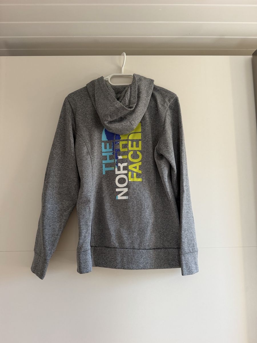 North Face Pullover & Sweatshirts: Sweat à capuche – Gebraucht aus Montsevelier von Duna2210 1