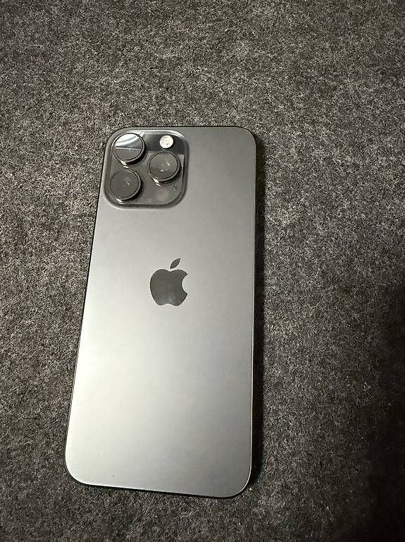 Portables: iPhone 15 Pro Max - Black Titanium - 256GB – D'occasion à Möhlin par B0K1 2