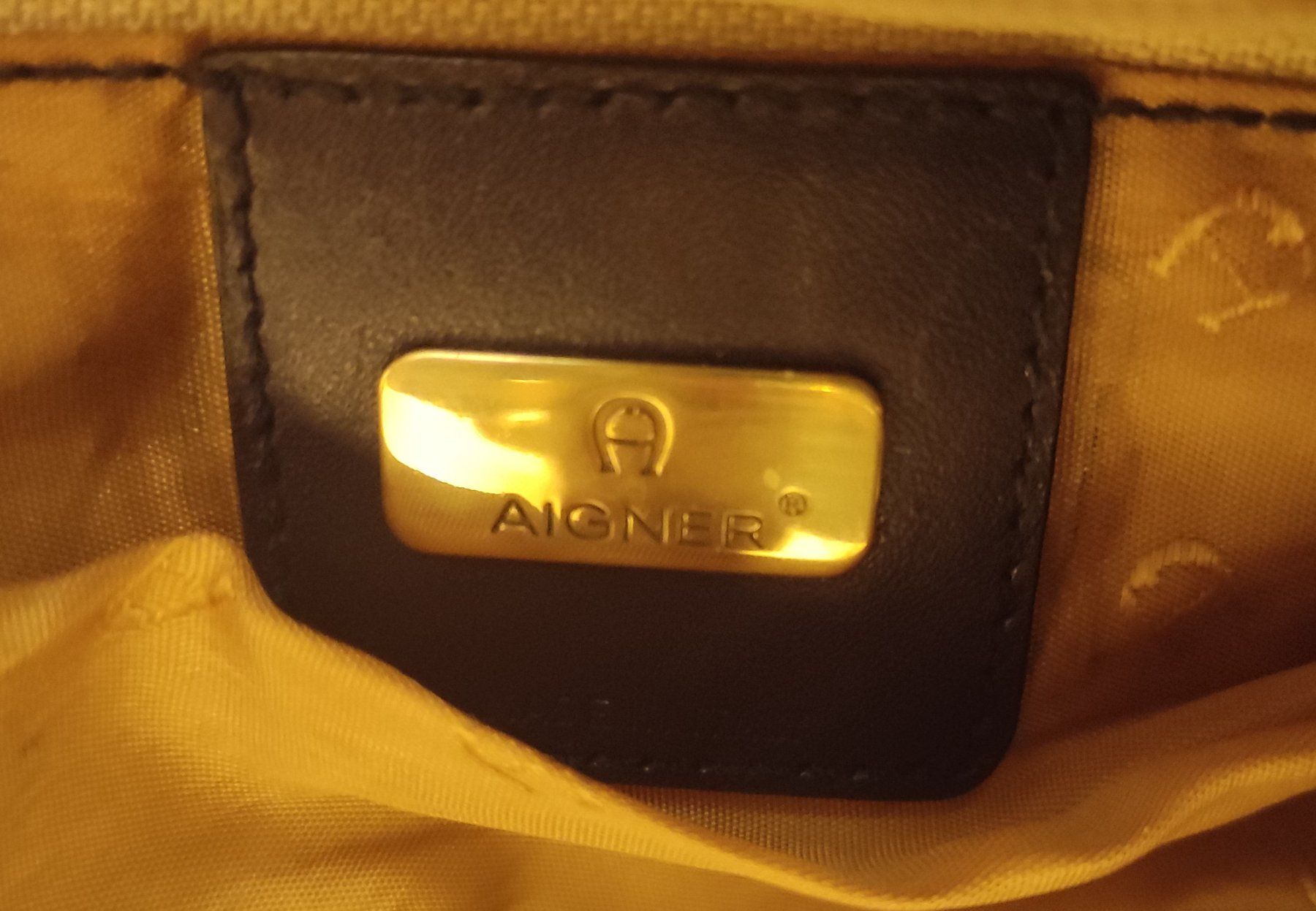 Aigner Borse: Aigner bag – Usato da Zug venduto da LindaManga 2