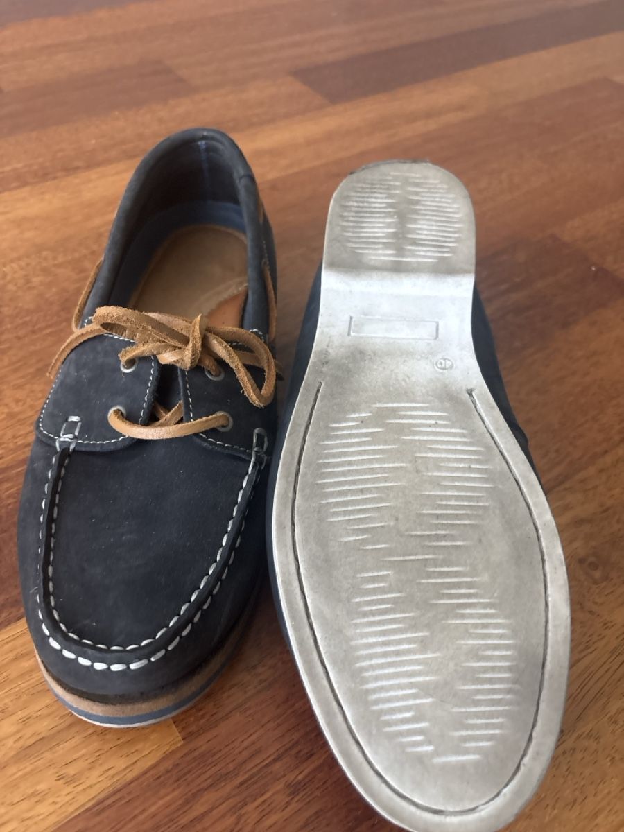 Chaussures femmes: Damen Schuhe dunkelblau Grösse 40 – D'occasion à Nänikon par Caro8989 2