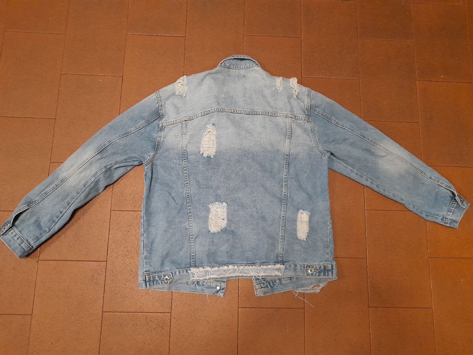 Jacken: Jeansjacke blau Used-Look – Gebraucht aus Oberneunforn von Urstin 2