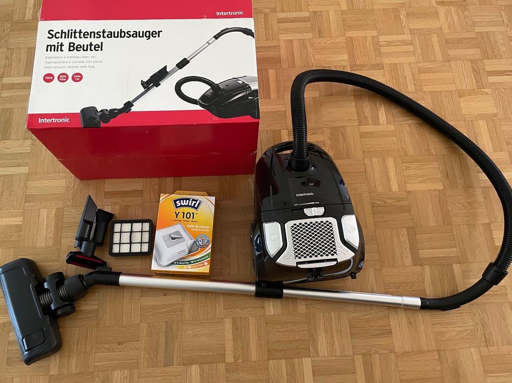 Intertronic Staubsauger Neu inkl 4 Beutel und Filter | Kaufen auf Ricardo