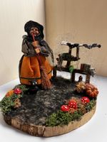 Deko-Figur Hexe auf Holzsockel ca 20 cm