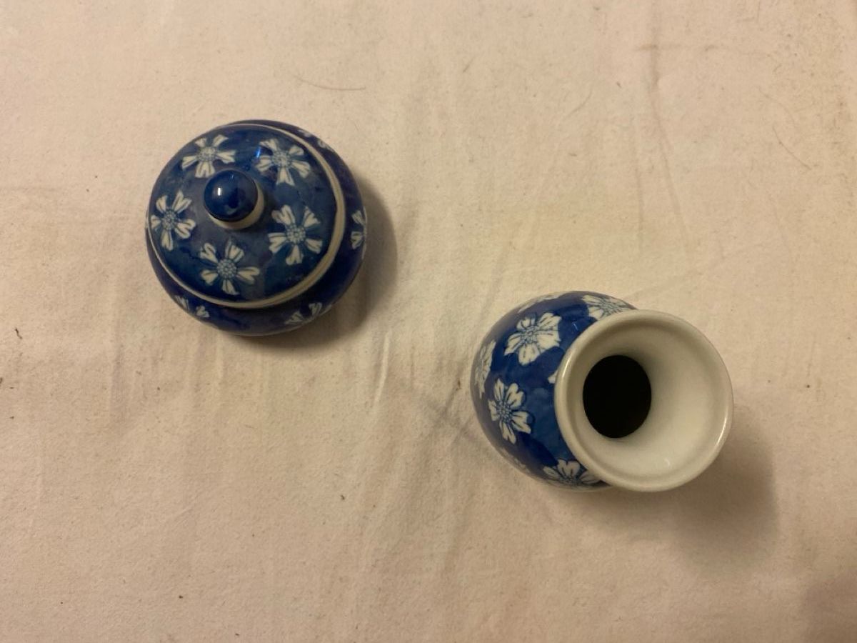 Vasen & Gefässe: Vase und Dose blau-weiss gemustert – Gebraucht aus sursee von trilli-tralli 3