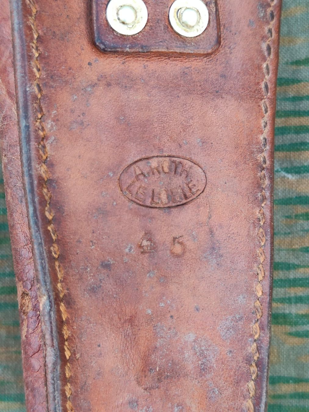 Schweizer Armee Uniformi: Etui zu Schiessbecher K31 von 1945 – Usato da Bauma venduto da SwissMilitaria 2