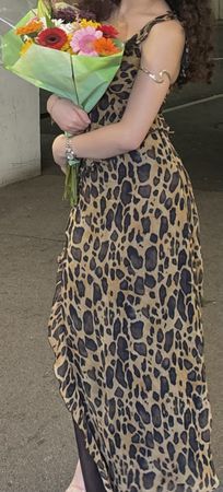 Zara Kleid mit volant und animalprint / XS 