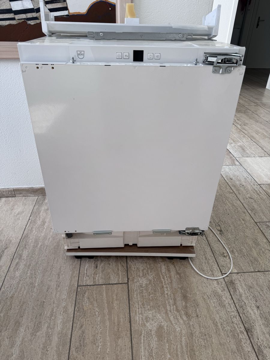 Frigoriferi: V-ZUG Einbaukühlschrank weiss – Usato da St. Gallen venduto da syna_99