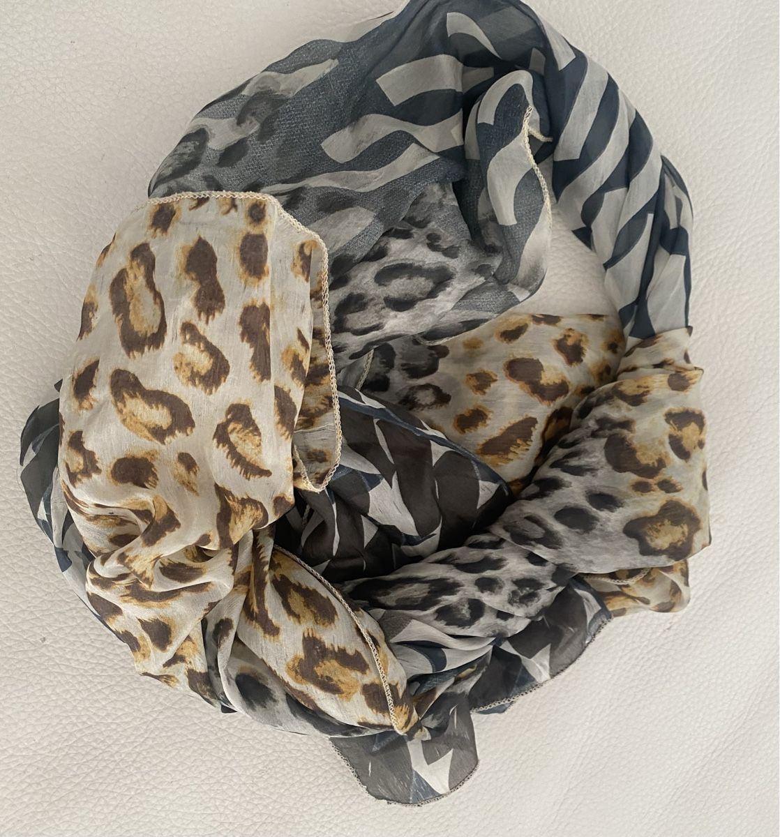 Foulard & Sciarpe: Seiden Schal 🌸 – Usato da Opfikon venduto da Luis144 4