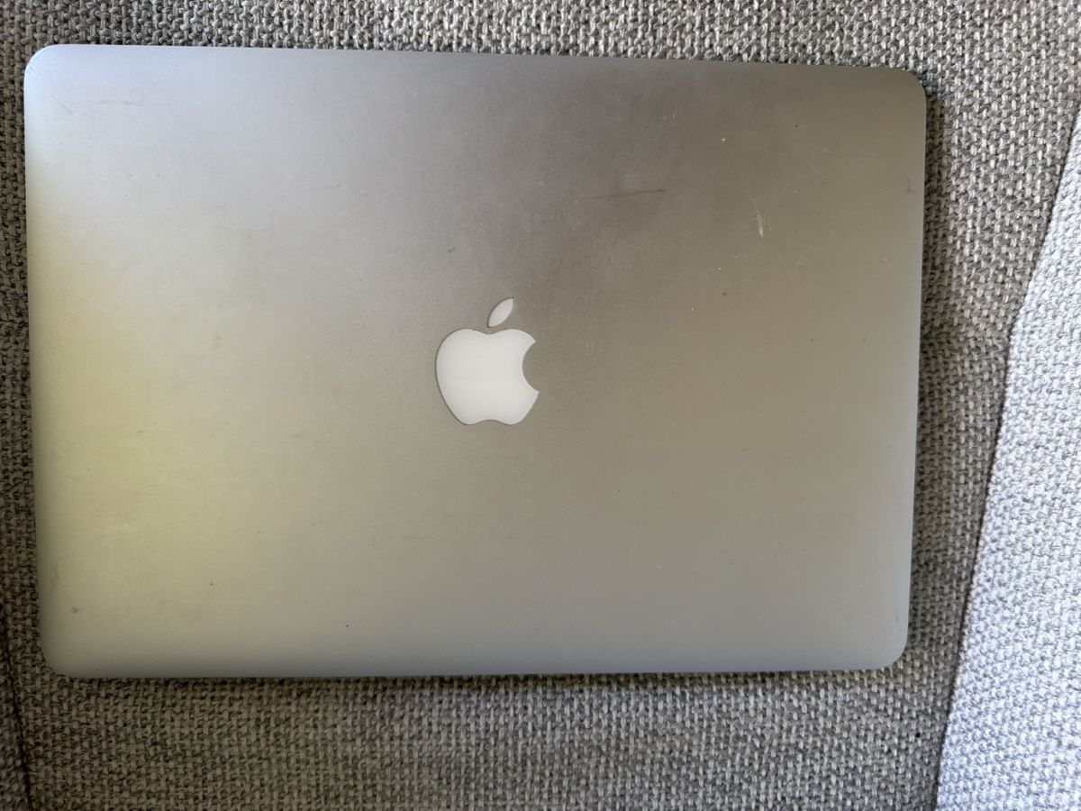 Apple Notebooks: MacBook Air 13” – Defekt aus Adliswil von Busys 1