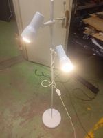 Stehlampe 2-flammig weiss funktionstüchtig