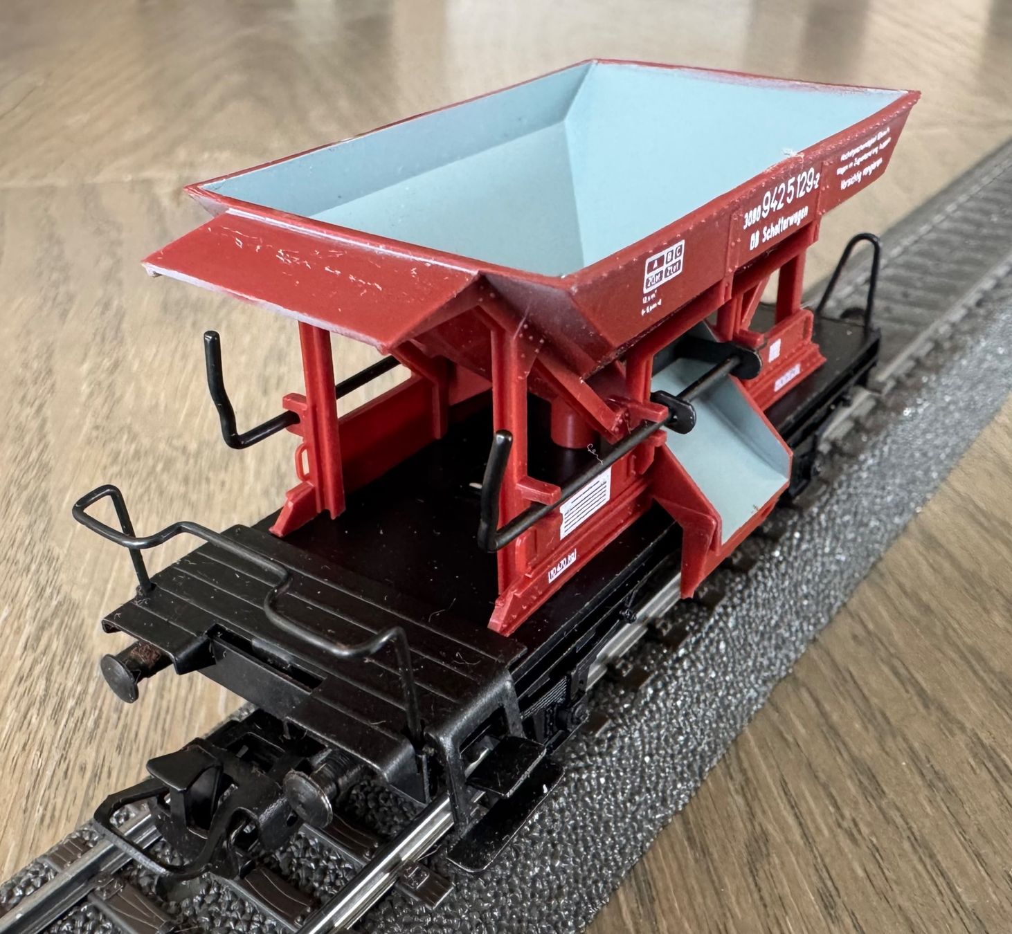 Märklin Modellini di ferrovie: Schotterwagen der DB; OVP – Usato da St. Moritz venduto da Manu7500 1
