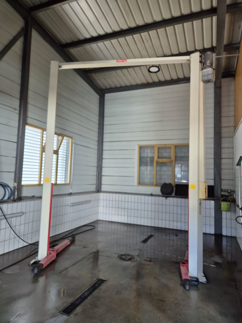 Hebebühne & Wagenheber: Koni Autolift 2-Säulen Hebebühne 3000kg – Gebraucht aus Gams von GHG-AUTO