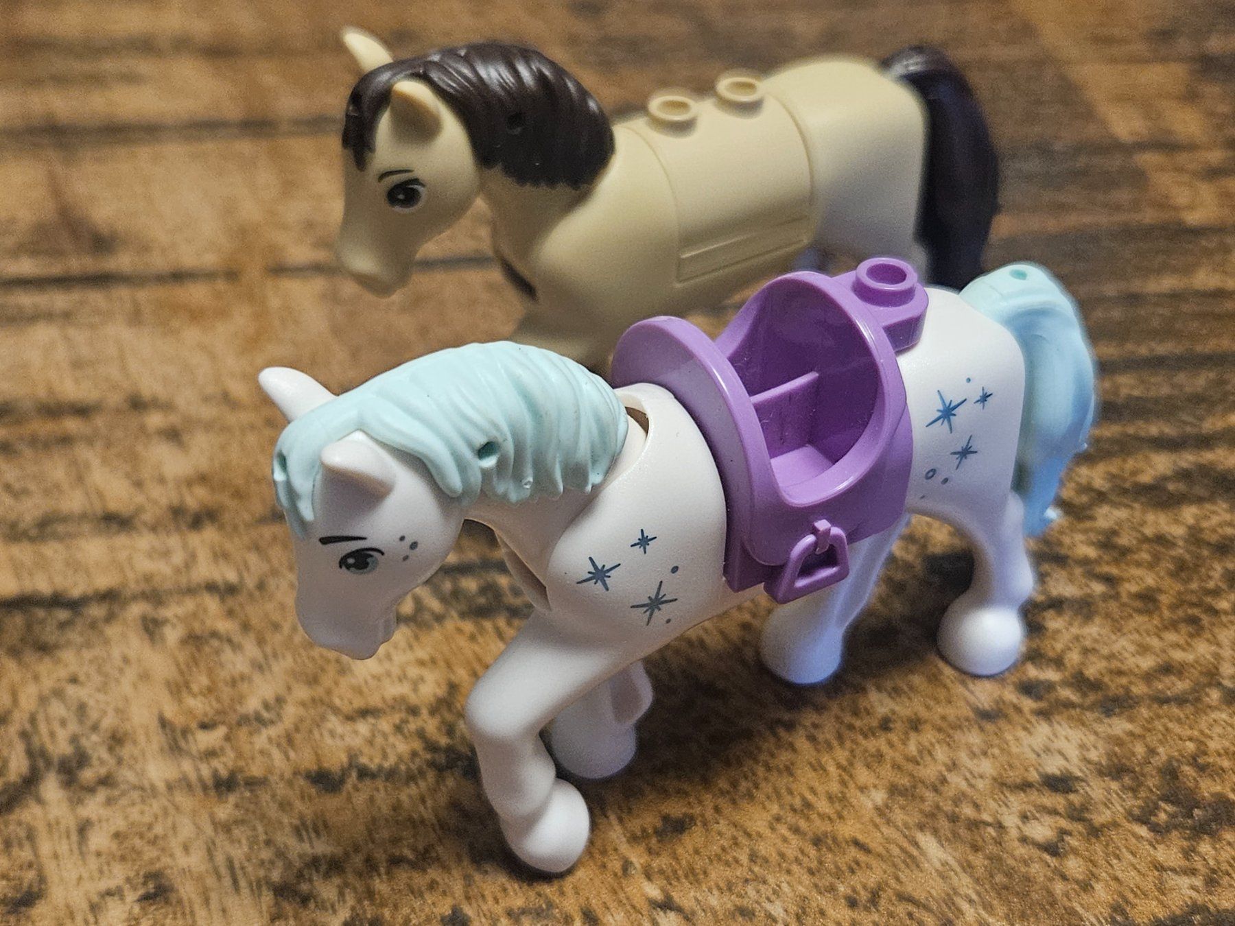 Lego Kit di costruzioni: lego figurine lot de 2 chevaux – Usato da Confignon venduto da Ecrofigs 1