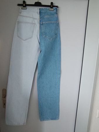 zweifebige Jeans (Pull&Bear)