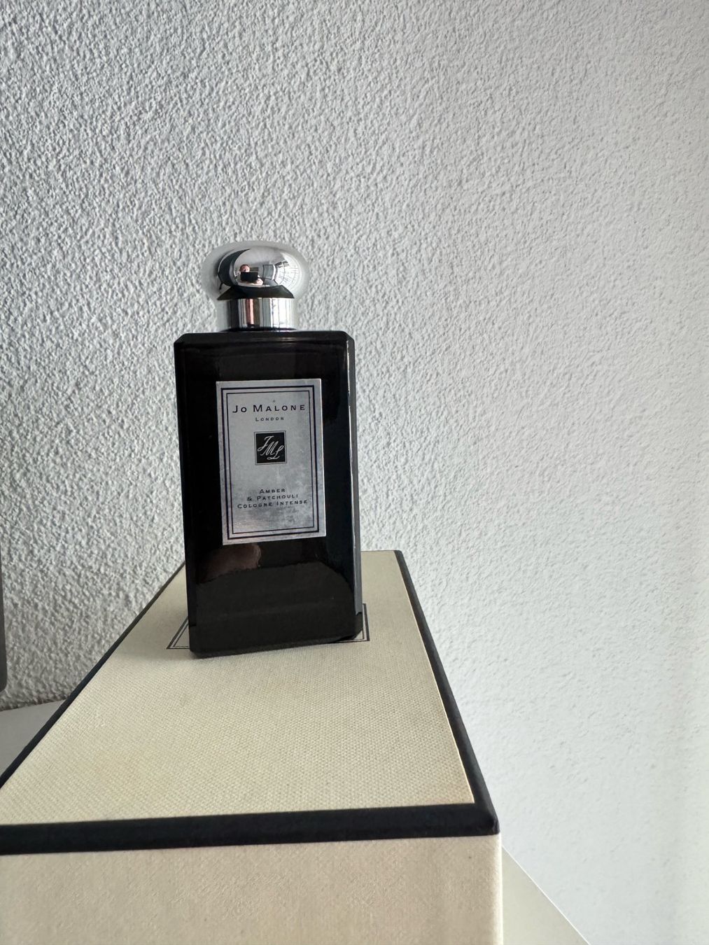 Jo Malone Profumi & Eau de Toilette: Jo Malone Amber Patchouli Cologne Intense 100 ml – Usato da Steinhausen venduto da and_jv7v