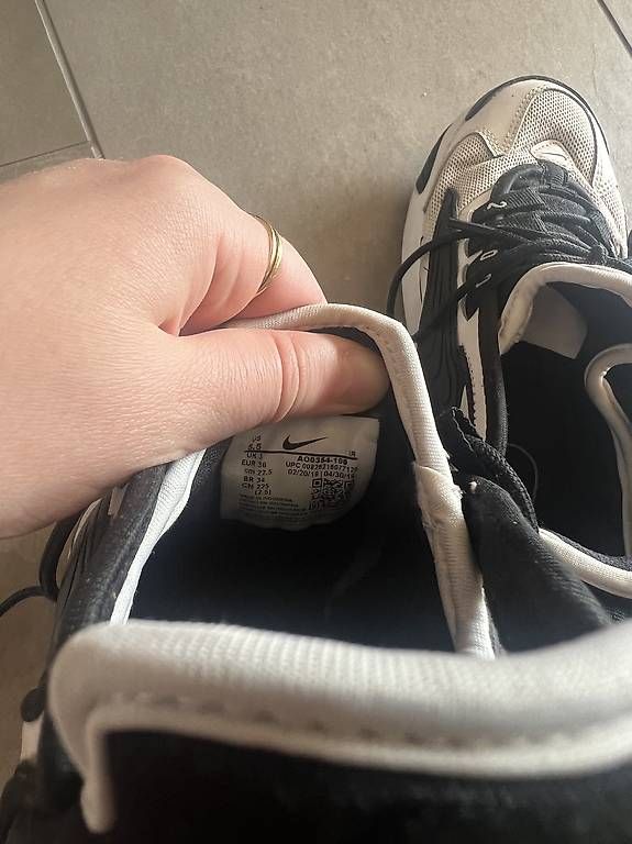 Scarpe da uomo: Nike Zoom 2k Schwarz/Weiss – Usato da Zürich venduto da bekkabra 3