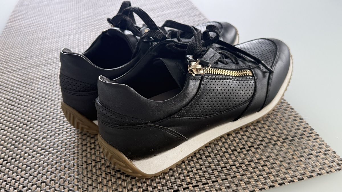 Geox Scarpe da donna: Geox Sneaker schwarz, Gr. 36 – Usato da Ins venduto da Jniggi 1