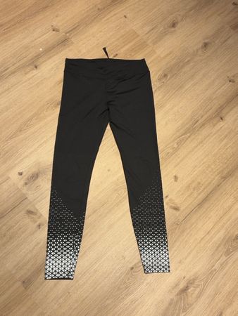 Sportleggins Damen Grösse M schwarz bedruckt guter Zustand