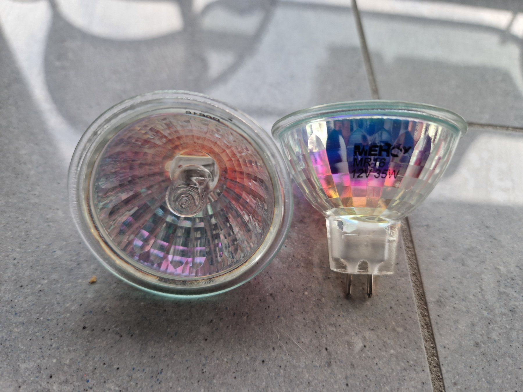 Lampade: 2x MEROX Halogenlampen 35W – Nuovo (secondo la descrizione) da Wilen b. Wollerau venduto da kaefer88 1