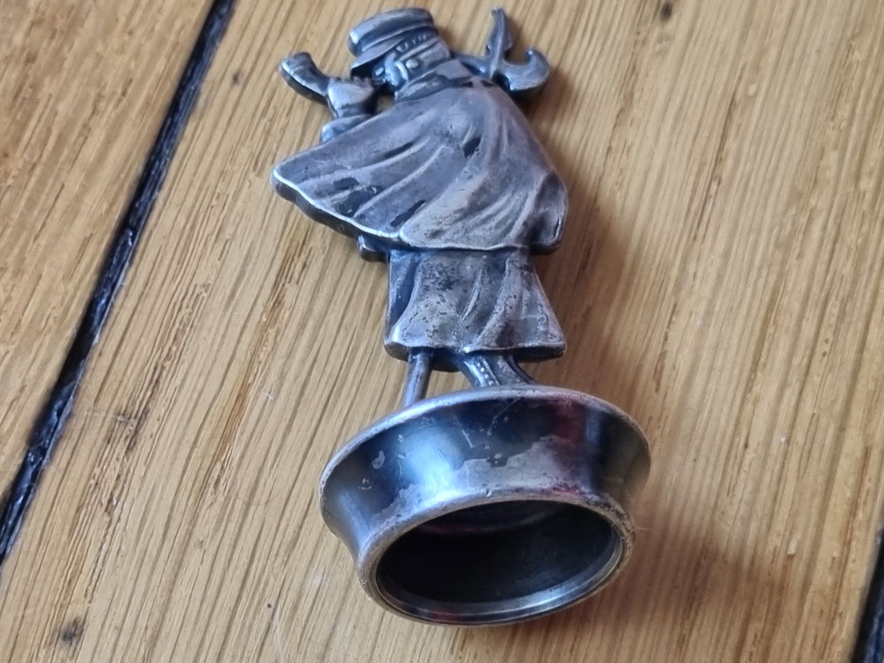 Apribottiglie & Tappi per chiusura: Antike Figur Nachtwächter WMF Flaschenverschluss – Usato da Schaffhausen venduto da Leveron13 4
