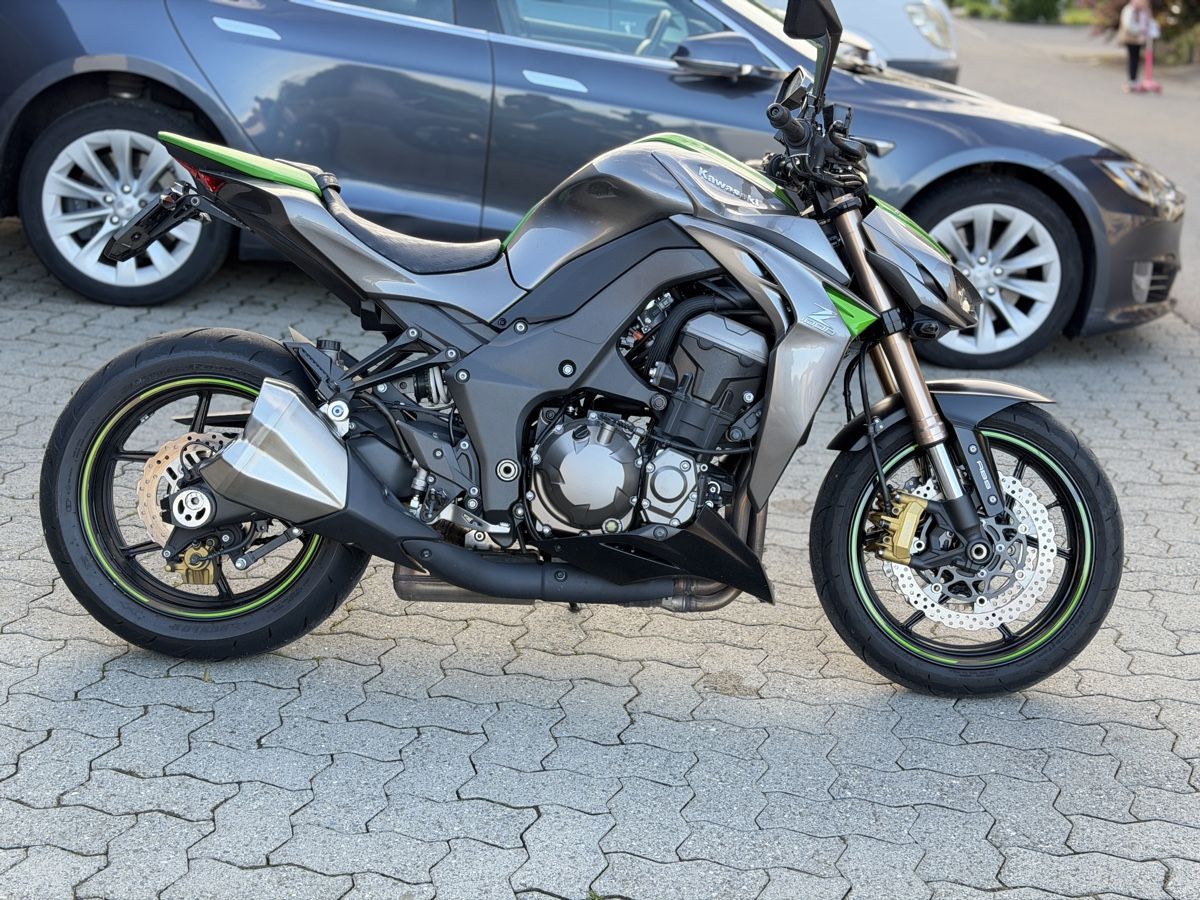 Kawasaki Strada: KAWASAKI Z1000 TOP ZUSTAND – Usato da Muhen venduto da Vito-Automobile 2