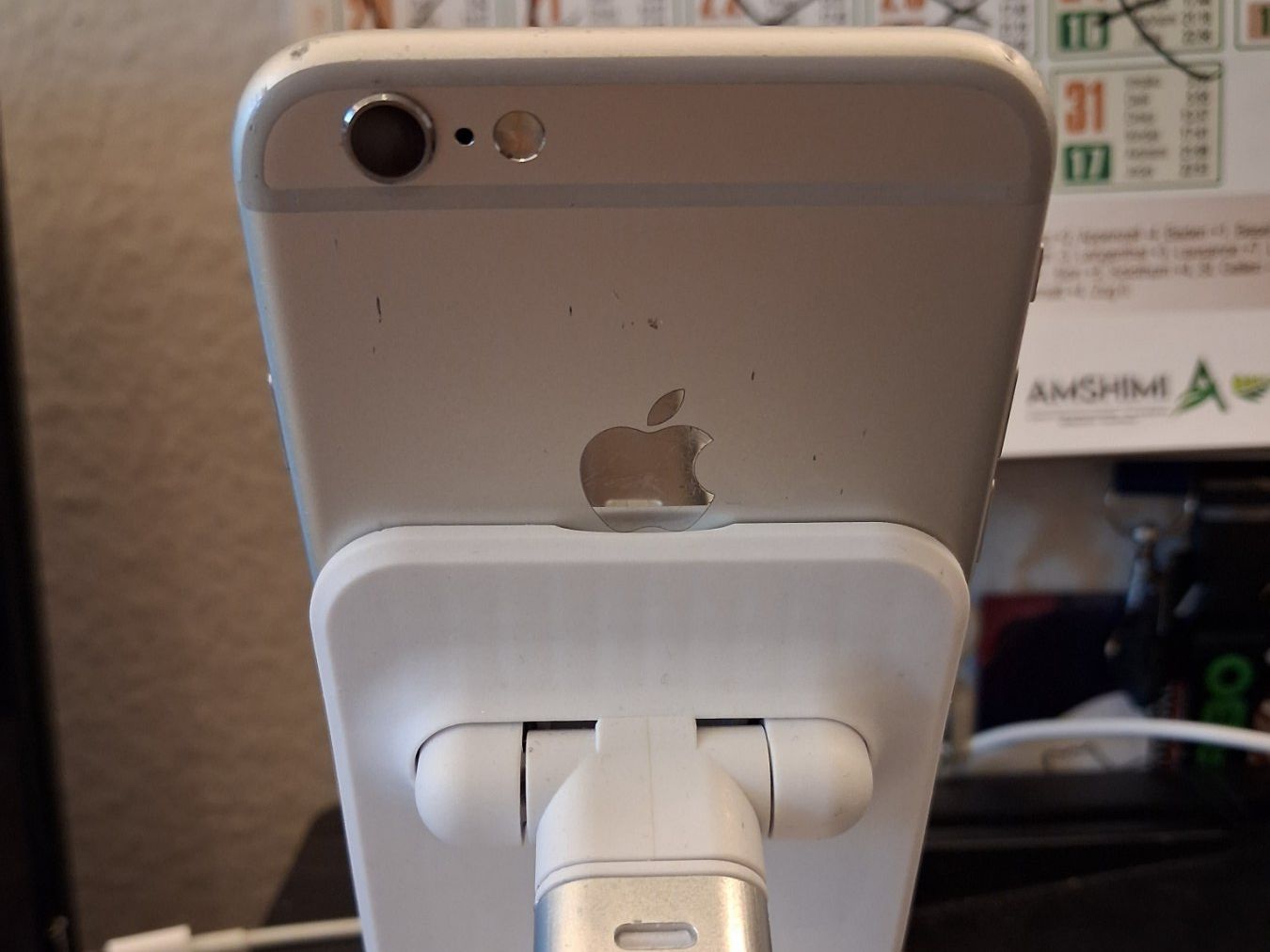 Apple Portables: iPhone 6s 64GB Silber Weiss + Apple Headset Kabel Stecker 📱 – D'occasion à Effretikon par SEMOUNA 8