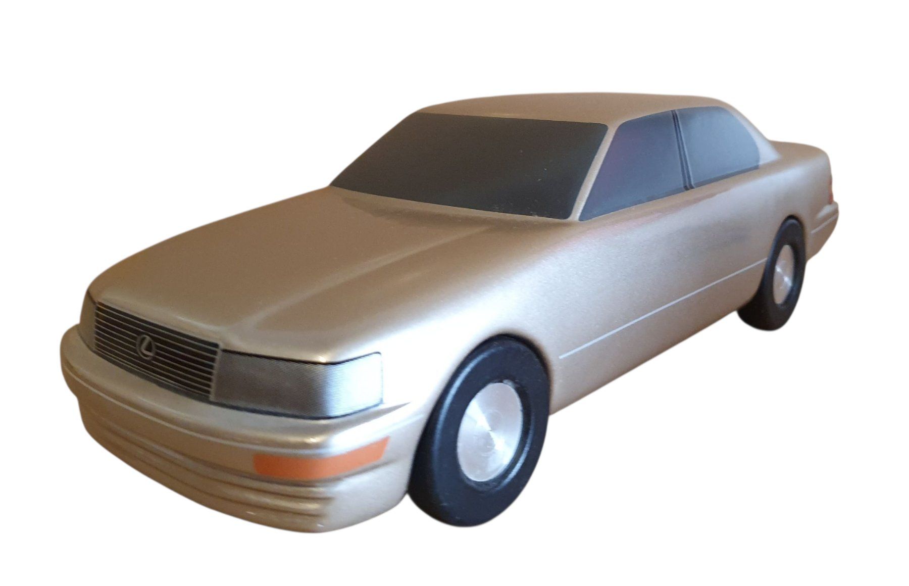 Lexus Modellautos: seltenes LEXUS LS 400 Kunststoffmodell – Gebraucht aus Rickenbach b. Wil von klassikmarkt.ch 1