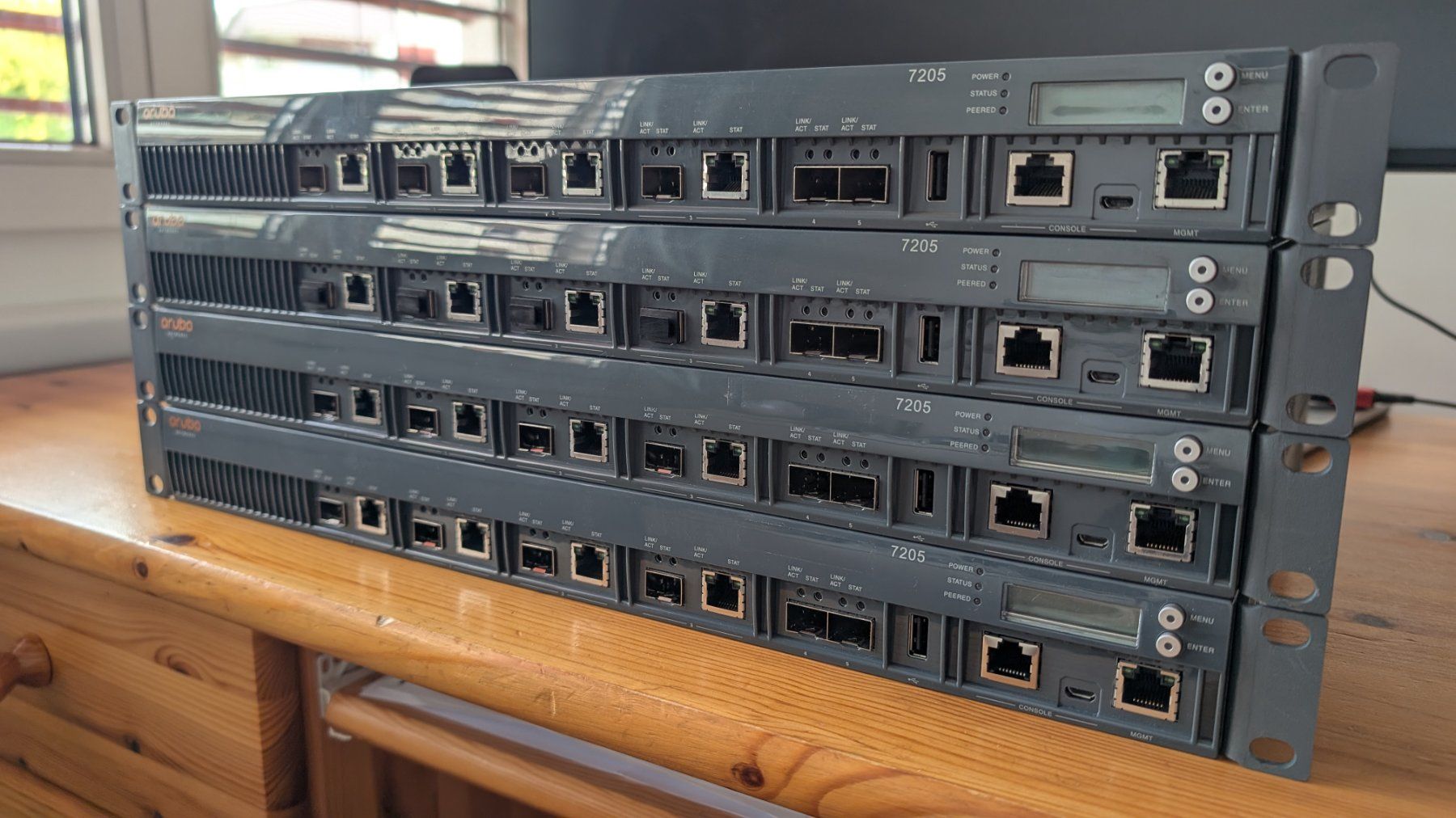 Aruba Modems & Router: Aruba 7205 wireless controller – Gebraucht aus Mettmenstetten von volanet