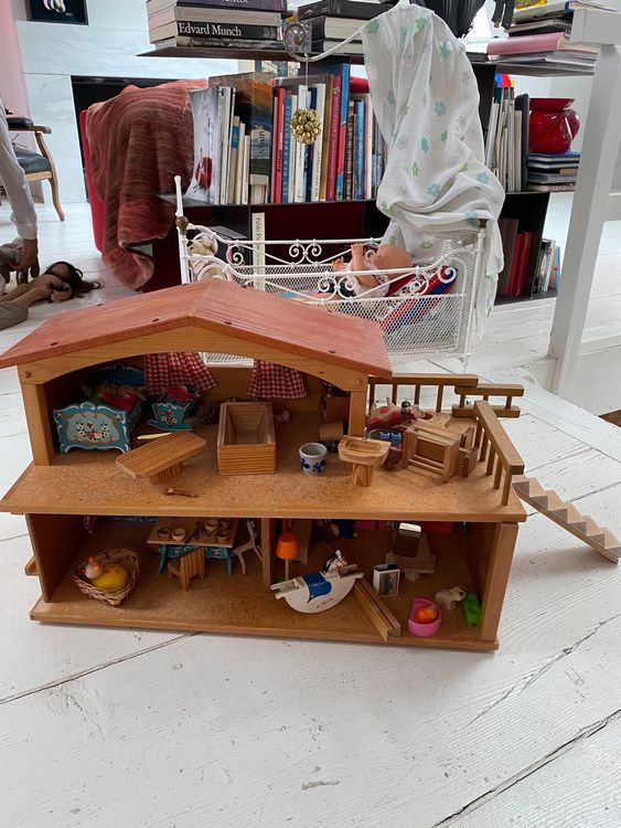 Altes Puppenhaus aus Holz Kaufen auf Ricardo