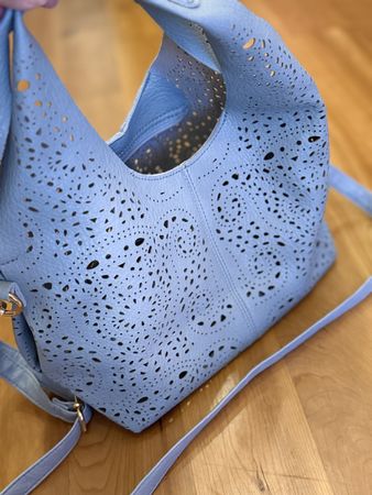Hellblaue Damen Handtasche mit Muster - Sommerlich!
