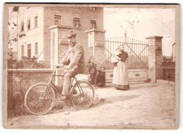 Fotografie Vater auf Fahrrad und Familie