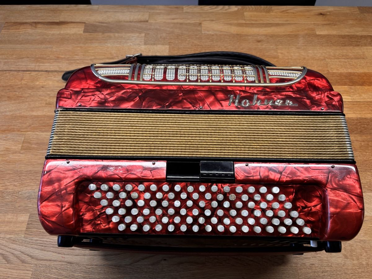 Hohner Strumenti musicali: Hohner Riviera 3 - Akkordeon – Usato da Greifensee venduto da Shuttlepimp 3