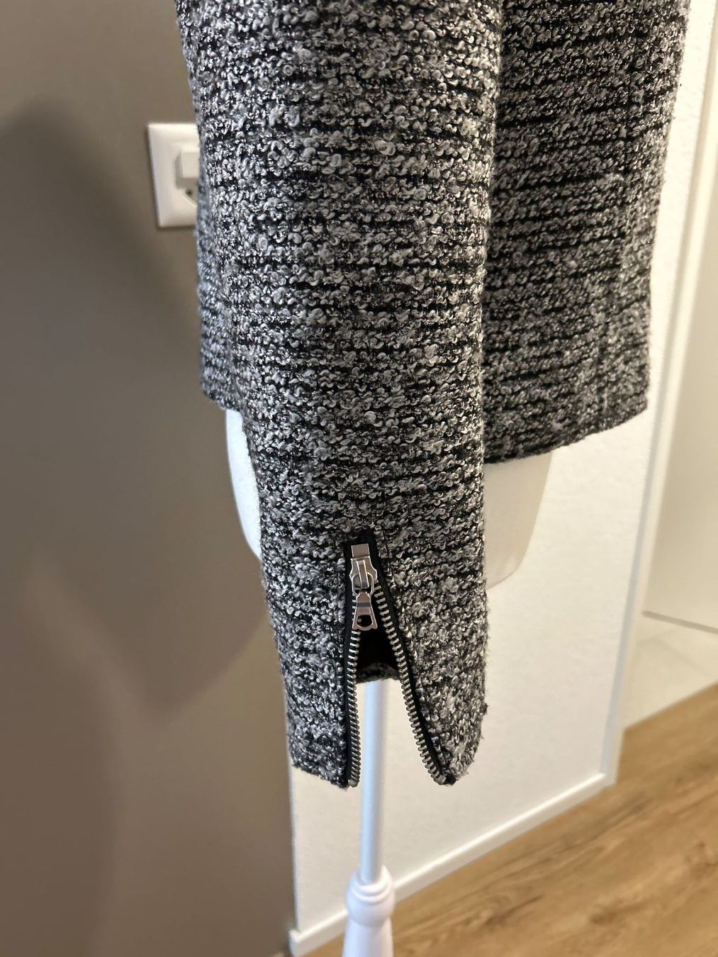 Jacken: Eleganter Blazer mit dunkelgrau / meliert – Gebraucht aus Brunnen von Nala2929 3