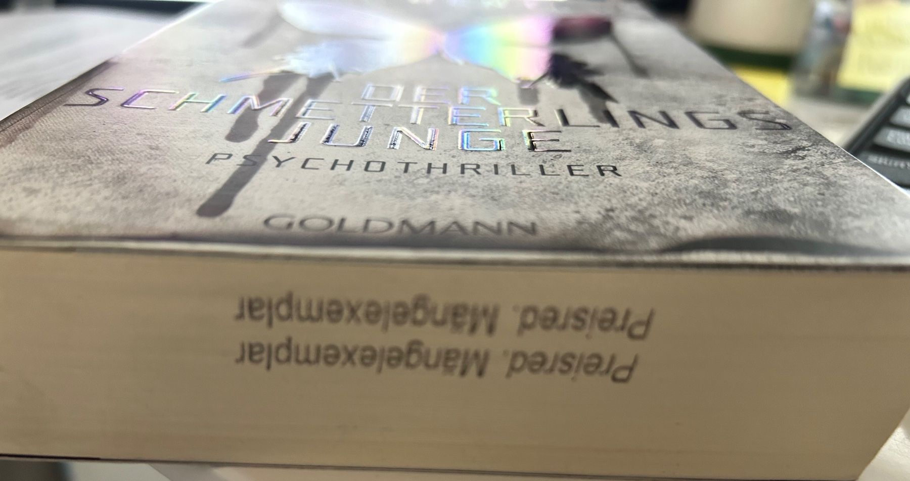Libri: DER SCHMETTERLINGSJUNGE - THRILLER - MAX BENTOW - BROSCHIERT – Usato da Buchs AG venduto da fischli610 3