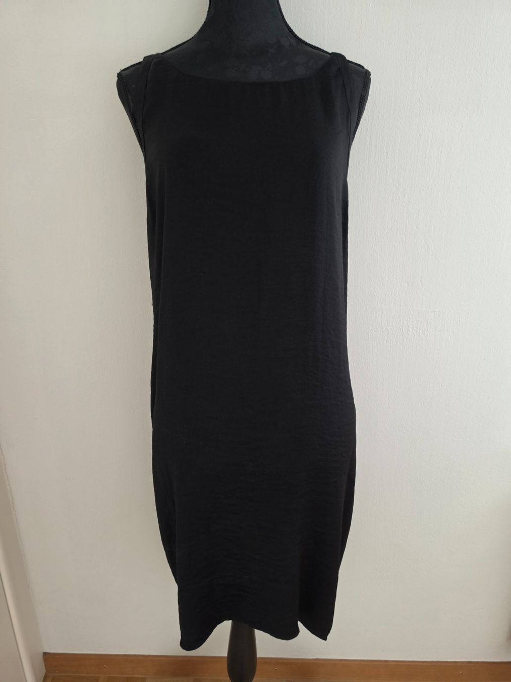 Guess Kleider: Kleid mit Spitze Guess Gr. S – Gebraucht aus Stäfa von flamingo_17 6