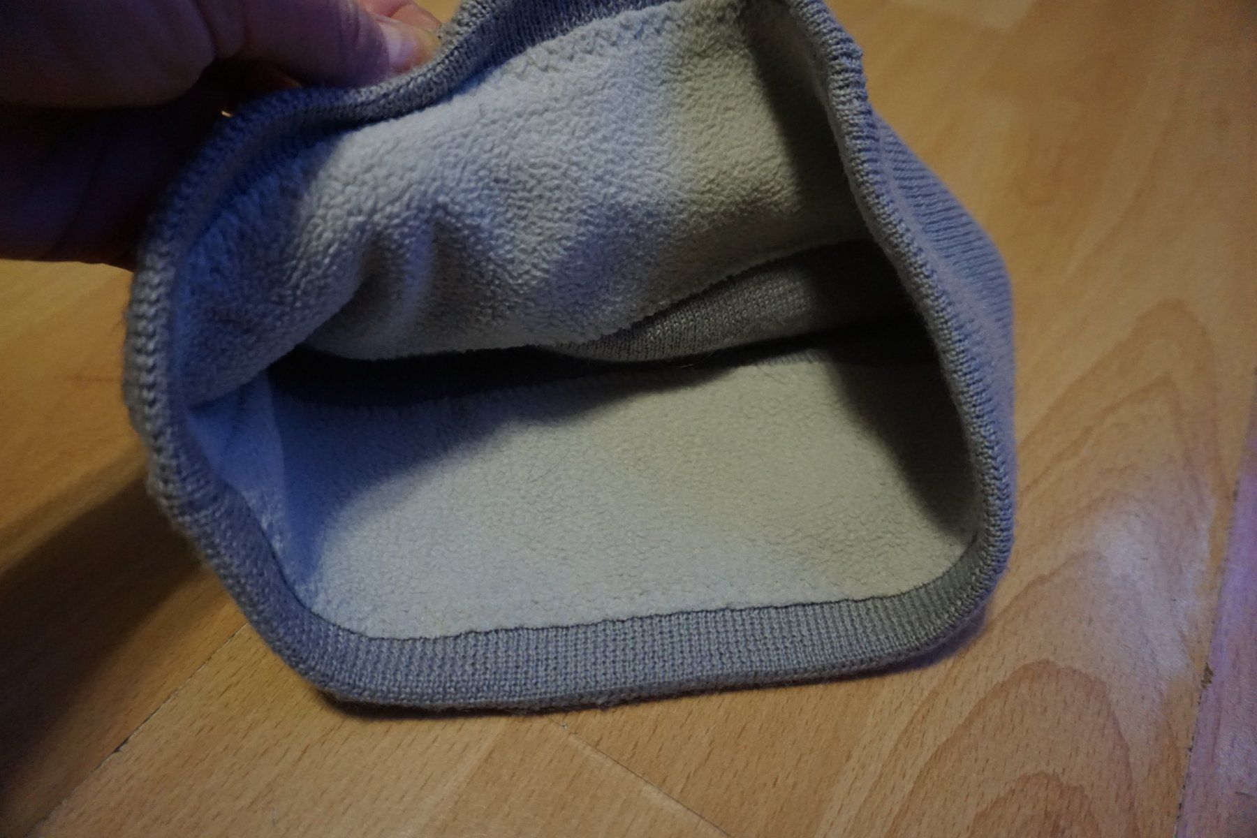 Copricapi, berretti & cappellini: Fisherman's Friend Mütze – Usato da Zürich venduto da einalemjena 2