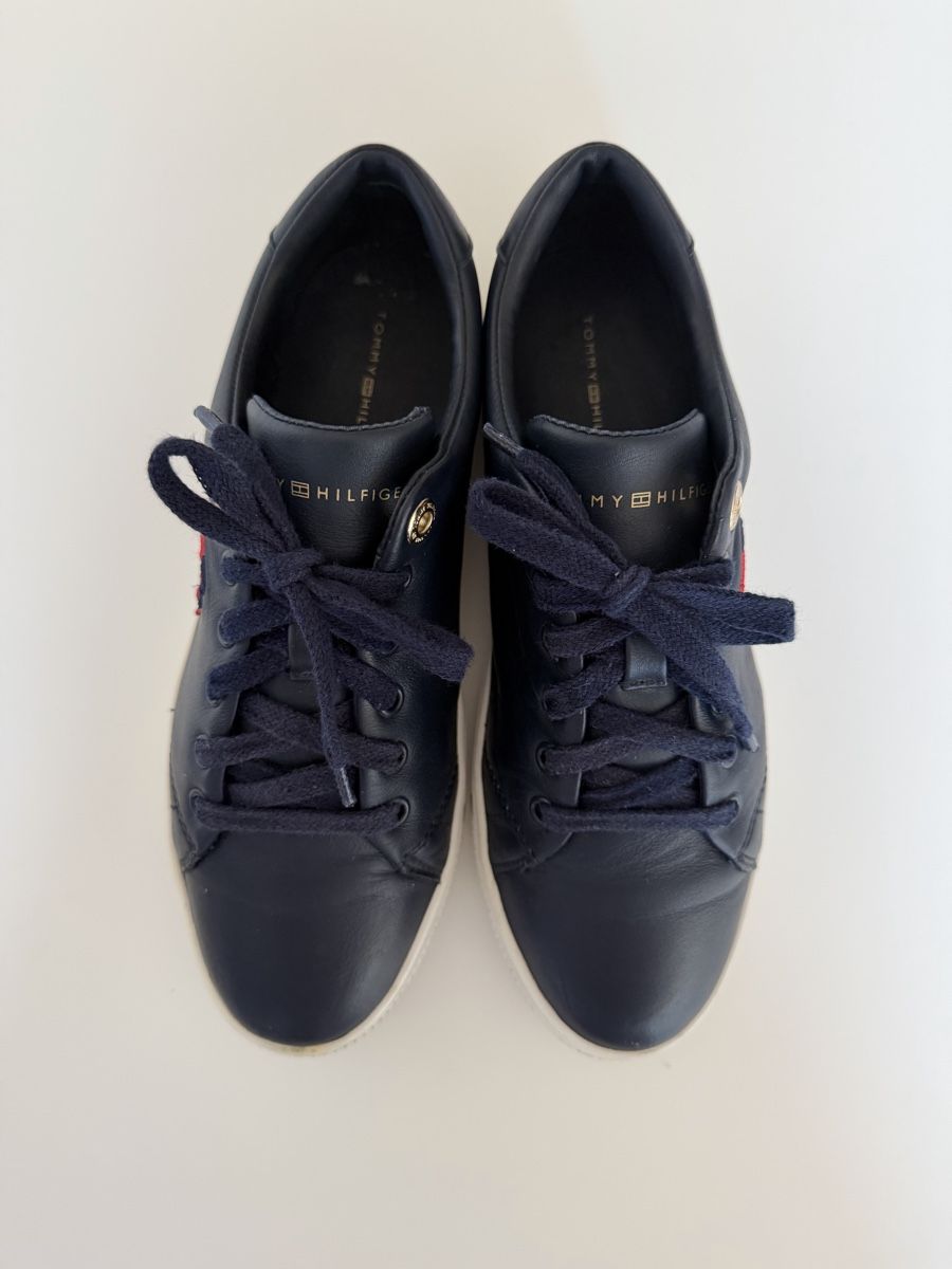Tommy Hilfiger Scarpe per ragazzi: Tommy Hilfiger Sneaker dunkelblau Gr 37 – Usato da Basel venduto da Ksjusha 3