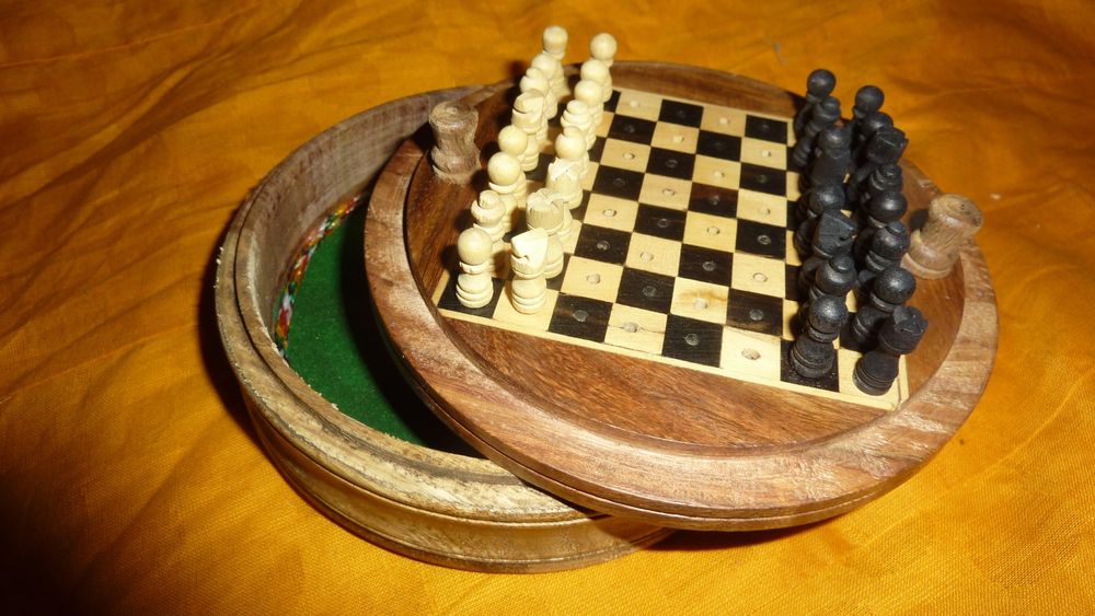 Petit jeu d'échecs Yalta 3 joueurs tricolore en bois bouleau et hêtre