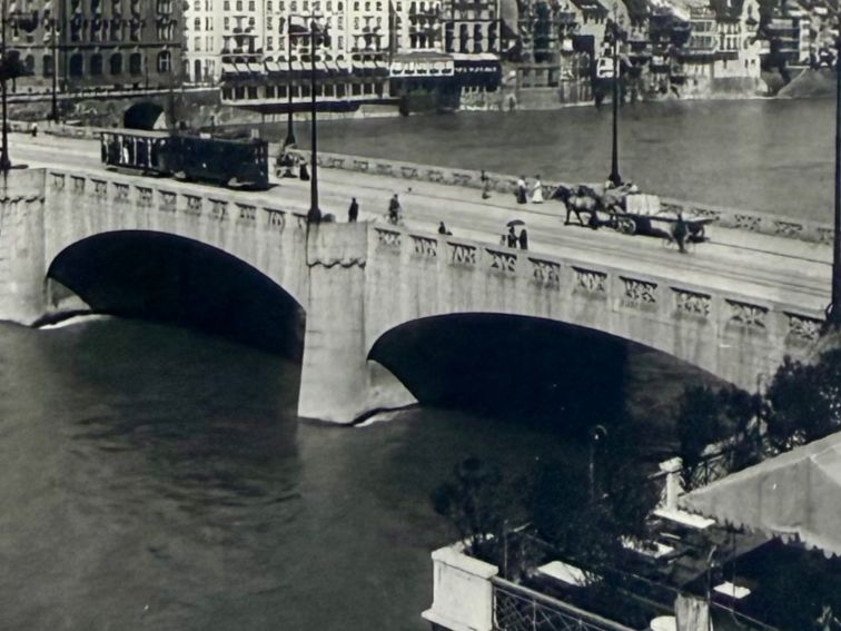 Cartoline postali: Basel - Mittlere Rheinbrücke - Tram 1926 – Usato da Lutry venduto da Ediego 1