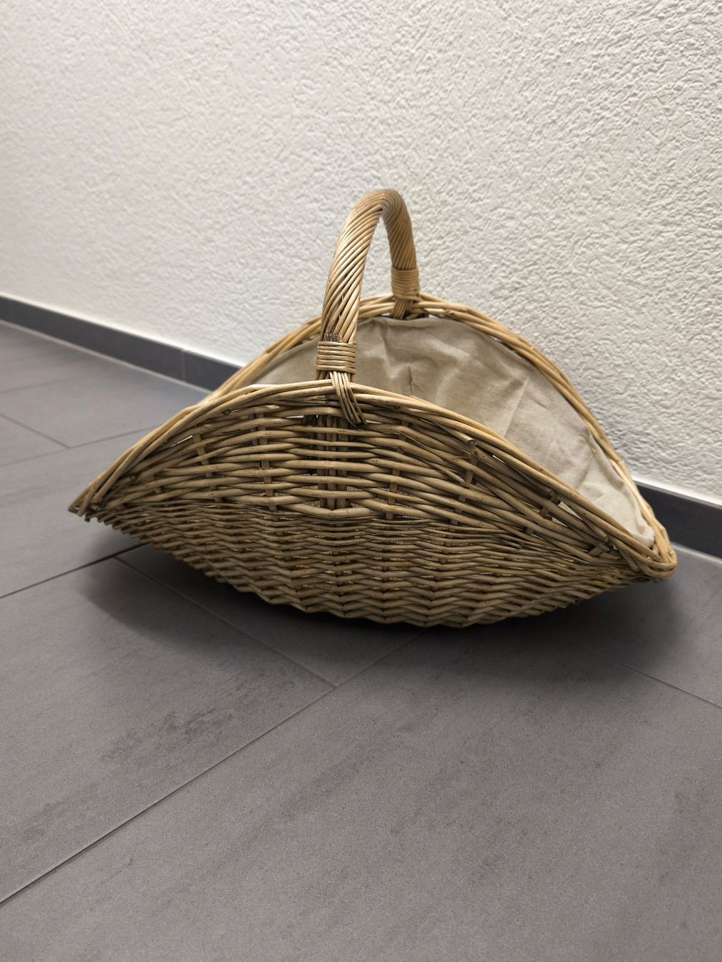 Altro per la casa: Weidenkorb oval mit Juteeinlage – Usato da Zürich venduto da Bluemex 2