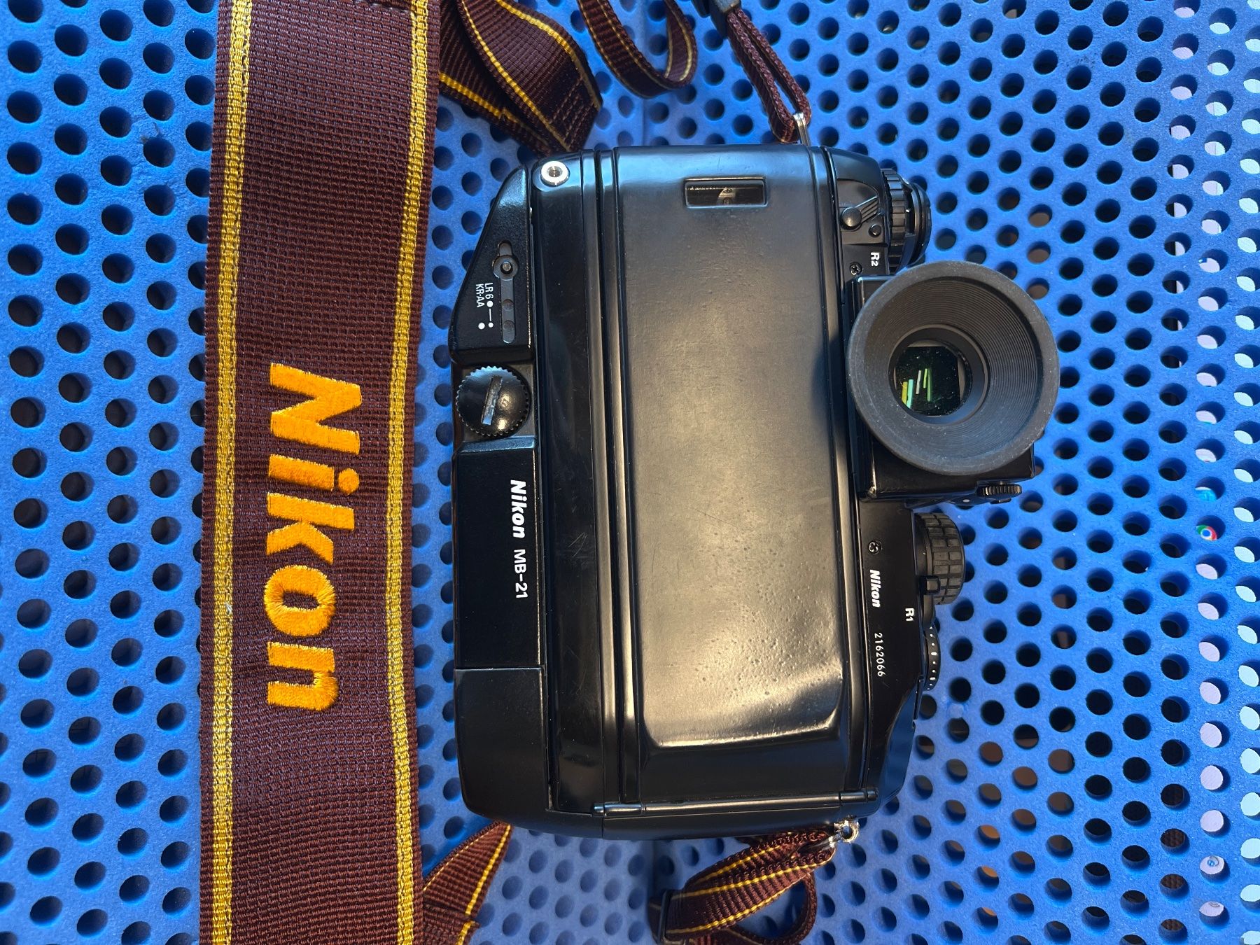 Nikon Appareil photo: Nikon F4 mit MB-21 – D'occasion à Bremgarten AG par Honda1989 4