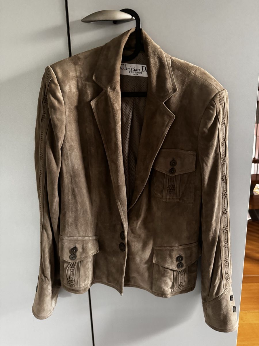 Dior Giacche: Veste daim beige Christian Dior  – Nuovo (secondo la descrizione) da Mont-sur-Rolle venduto da 68b_2ctd